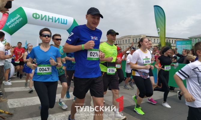 На Казанской набережной Тулы стартовал благотворительный забег «Зеленый марафон»
