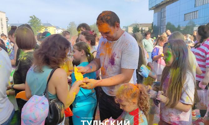 В Туле прошел фестиваль красок: фоторепортаж