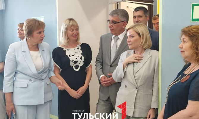 Дмитрий Миляев с министром культуры РФ побывали на мастер-классе по кукольному делу