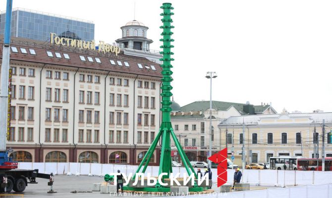 Раскрыта интрига: какая будет новогодняя ёлка на площади Ленина