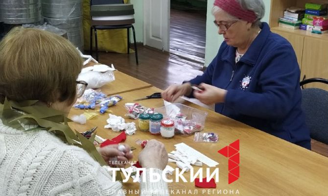 Пенсионерки из Тулы отправляют "подорожниц" бойцам в зону СВО
