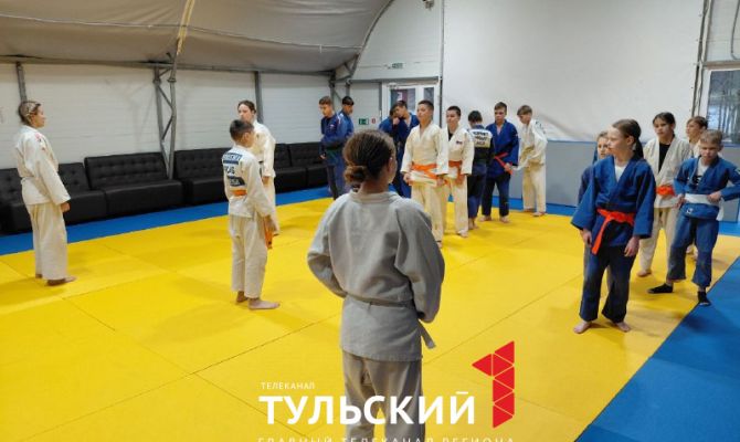 Молодые спортсмены из Шахтёрска приехали на сборы в лагерь "Новая Волна"