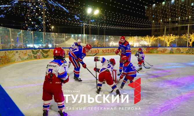 Хоккеисты "Академии Михайлова" провели мастер-класс на открытии Губернского катка в Туле