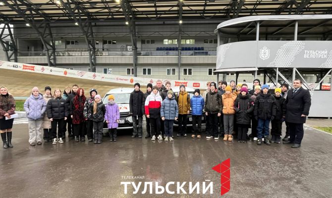 В Туле школе велоспорта подарили два новых автомобиля