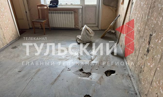 В Новомосковске обломки БПЛА пробили крышу: как сейчас выглядит поврежденная квартира