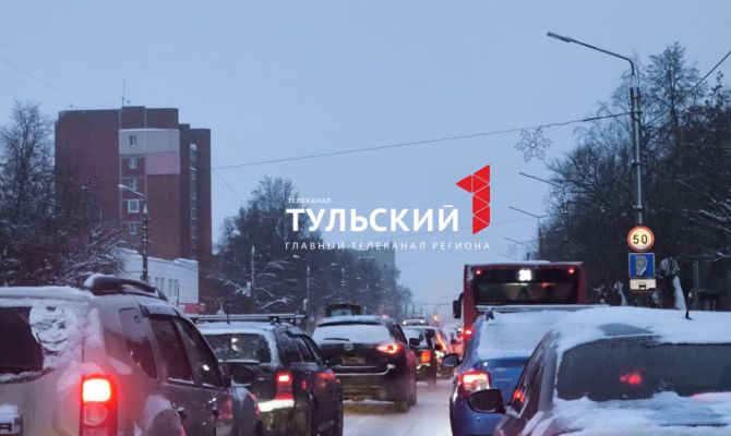 Пролетарский округ Тулы 24 февраля стал бордовым