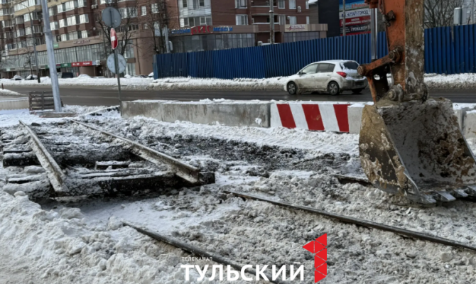 На Орловском мосту приступили к демонтажу рельсов