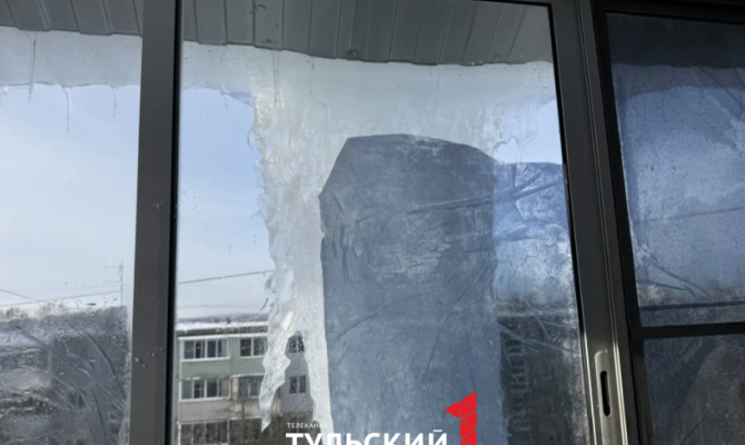На балконе 88-летней тулячки образовался каток