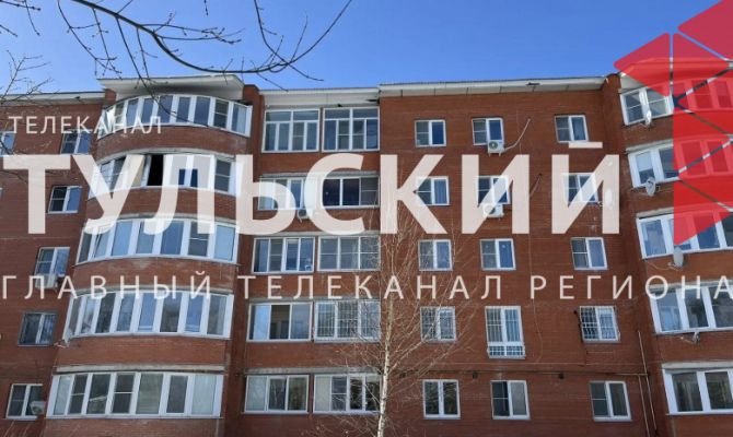Осколок БПЛА попал в балкон многоэтажки в Щекине