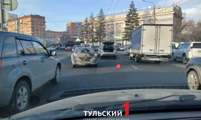 На улице Советской в Туле произошло ДТП с участием каршеринга
