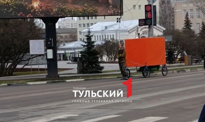 В Туле заметили путешественника на рикше с отоплением