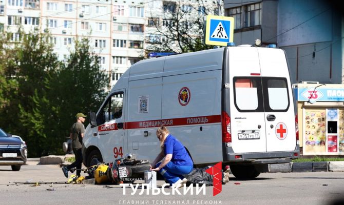 На улице Фрунзе в Туле сбили мотоциклиста