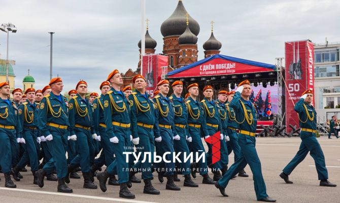 На площади Ленина в Туле прошел Парад Победы: фоторепортаж