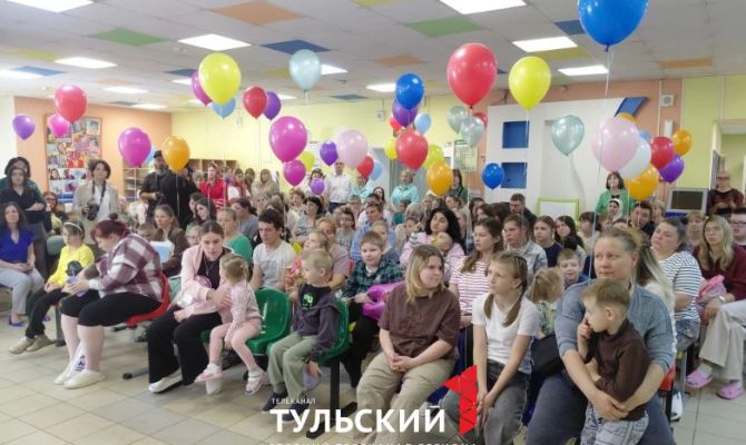 Пациентов тульского центра детской психоневрологии поздравили с Днем защиты детей