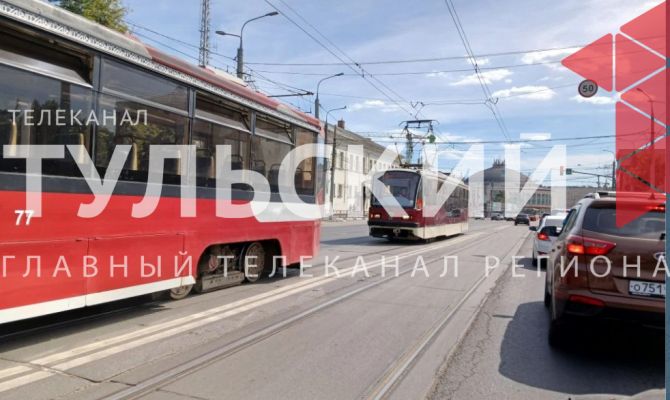 На Пролетарском мосту в Туле снова "взудлись" рельсы от жары