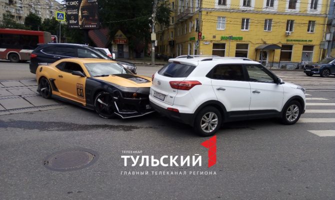 "Шевроле Камаро" попал в ДТП в тульском Заречье