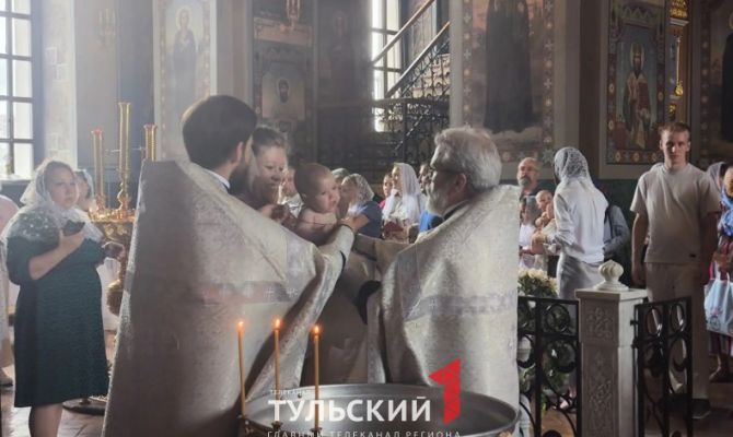 В Туле впервые прошло массовое крещение детей