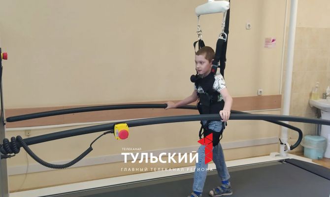 "Механические ноги" помогают юным пациентам в Туле научиться ходить