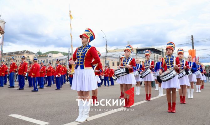 В центре Тулы в День города прозвучали "Фанфары Тульского кремля"