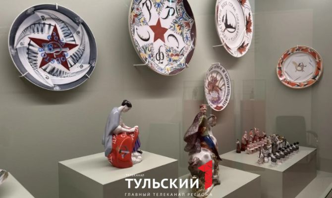 В Туле представили редкие экспонаты советского агитискусства