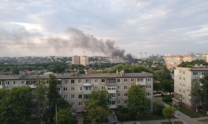 В Туле загорелся частный нежилой дом