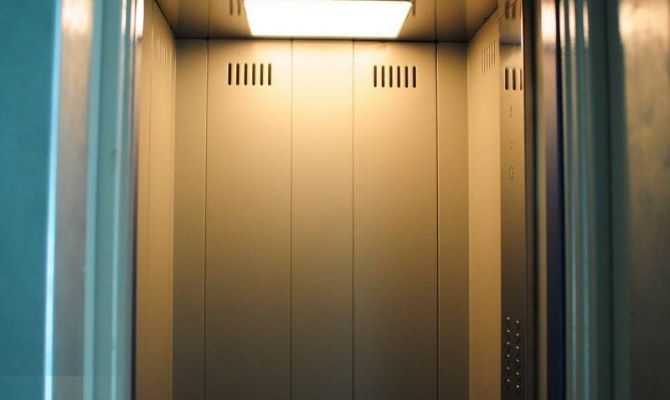 В России предлагают установить ответственность за неправильную эксплуатацию лифтов