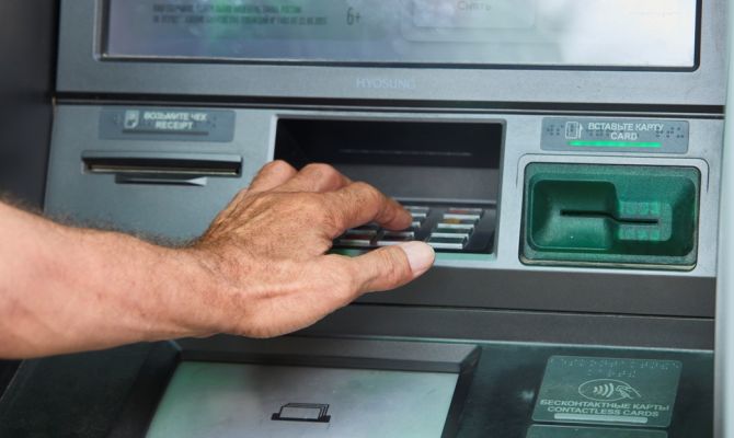 С 1 октября туляки смогут пополнить счет через любой банкомат