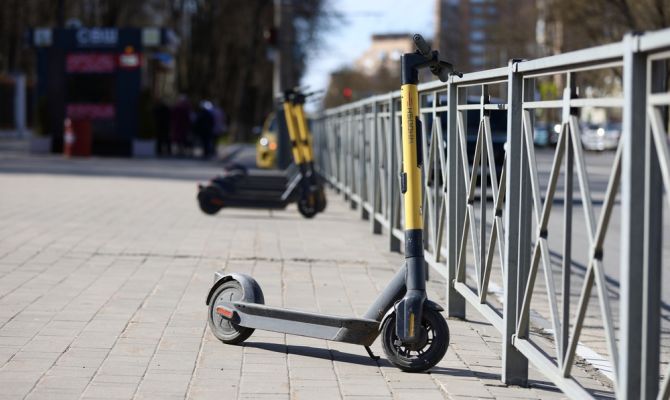 В Туле ловят нарушителей на самокатах