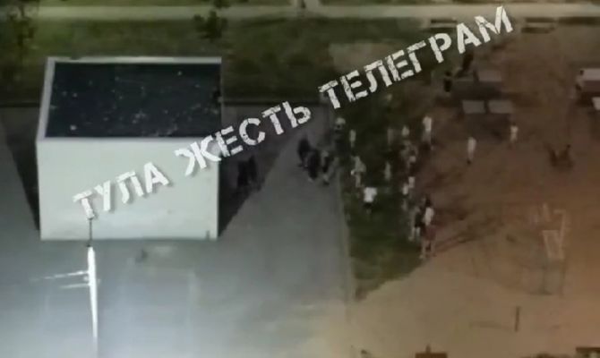 В Туле спасателям пришлось снимать подростка с крыши электроподстанции