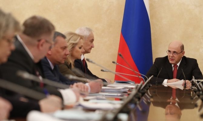 Правительство принимает новые меры по борьбе с коронавирусом