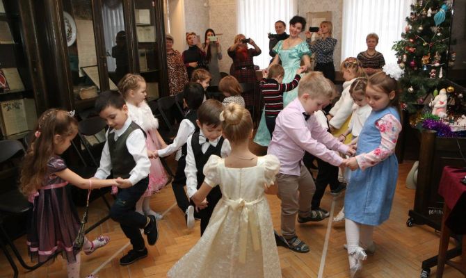 Тульских малышей приглашают на рождественские балы