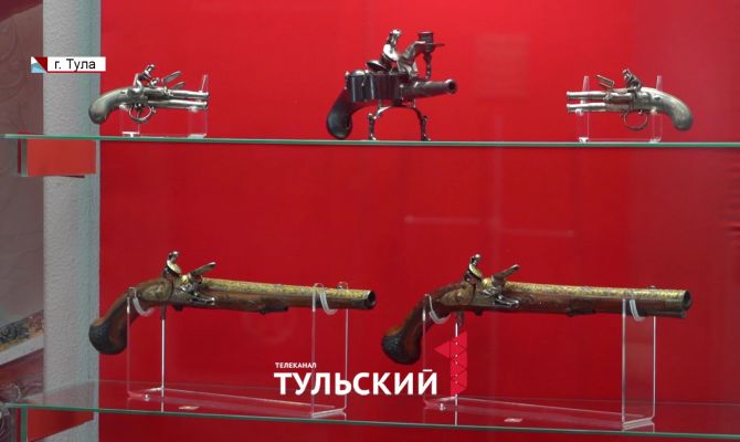 Тулякам покажут уникальный пистолет-чернильницу Екатерины II