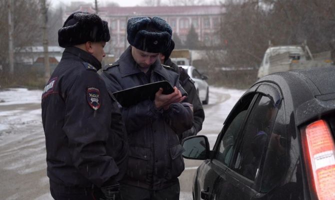 В Туле поймали 4 нелегальных водителей такси