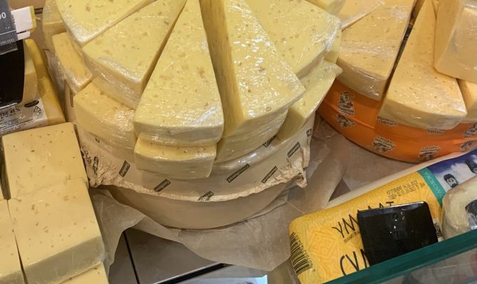 Житель Донского украл из супермаркета 5 пачек сыра