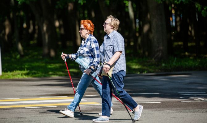 Ученые выяснили, что носящие очки люди реже болеют коронавирусом