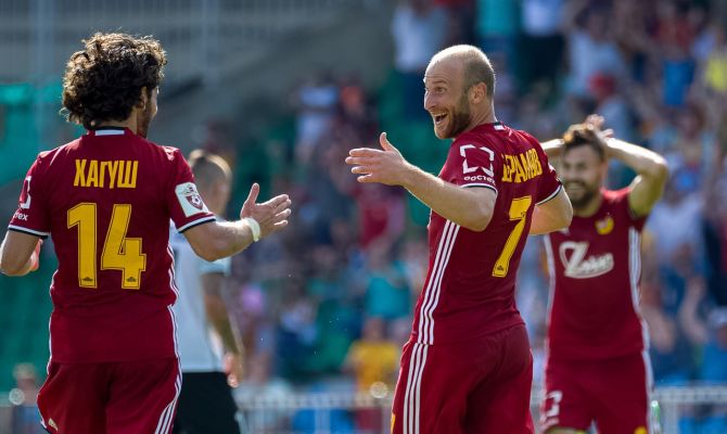 Тульский «Арсенал» расстался с Берхамовым и Володько