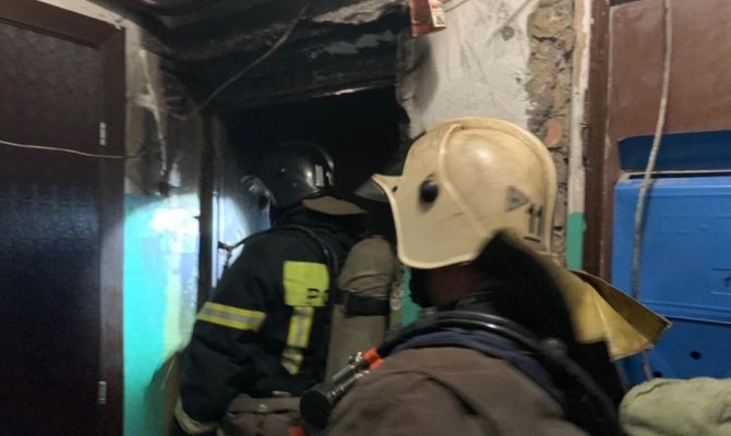 Из горящего дома на улице Белкина в Туле эвакуировали 10 человек