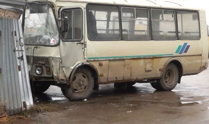 Тройное ДТП с автобусом психиатрической больницы: пострадавшая отсудила 200 тысяч рублей
