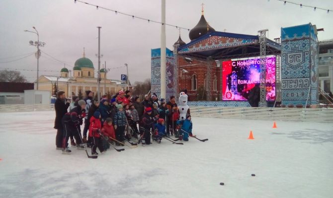 Олимпийский чемпион провел для юных туляков мастер-класс по хоккею