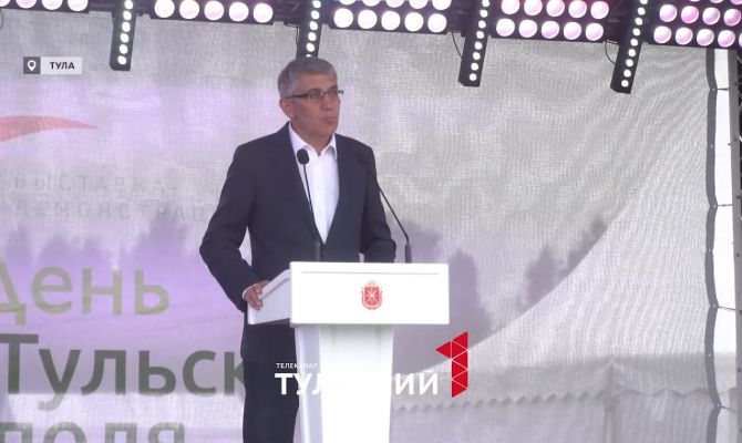 В День поля Дмитрию Миляеву показали передовые технологии в сельском хозяйстве