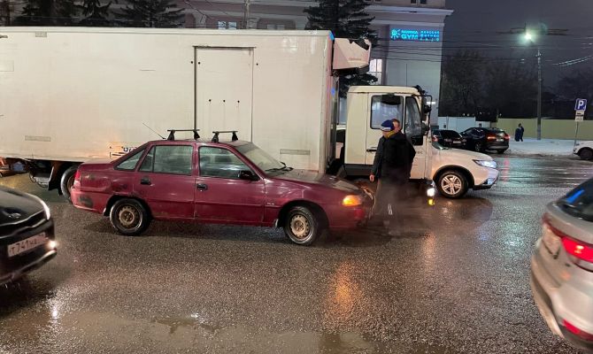 В Туле ДТП на улице Советской собрало пробку