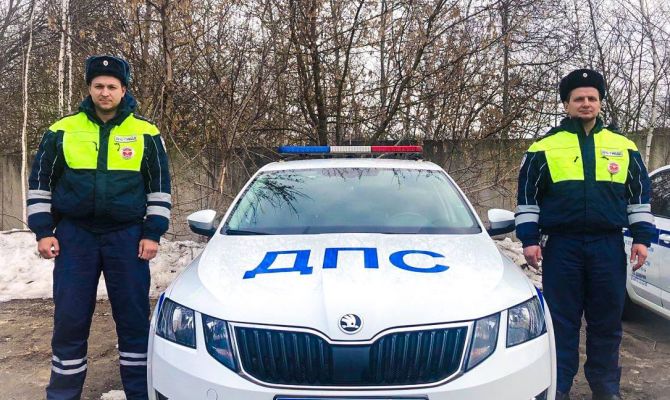 Тульские инспекторы ДПС помогли доставить в больницу ребенка с травмой ключицы