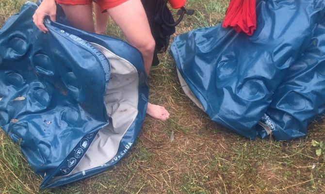 Под Тулой пьяная компания устроила сплав по реке на надувных матрасах и пропала