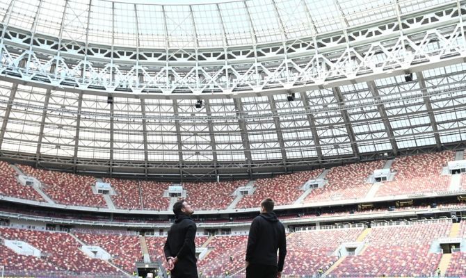 На стадионе "Лужники" стартует матч "Торпедо" - "Арсенал"