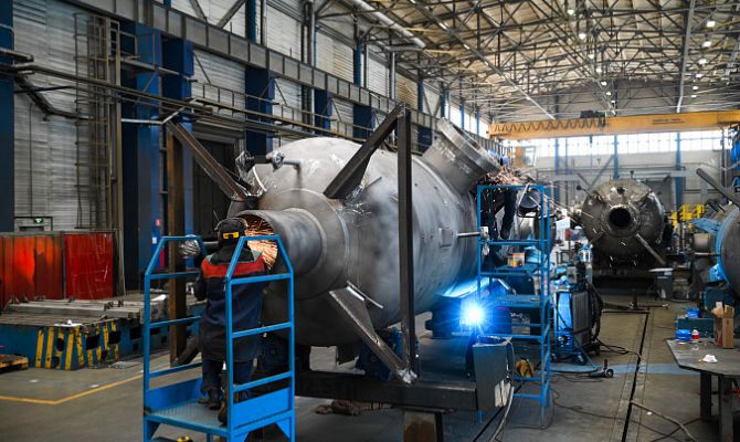 Тульские студенты учились сварке у профессионала на заводе