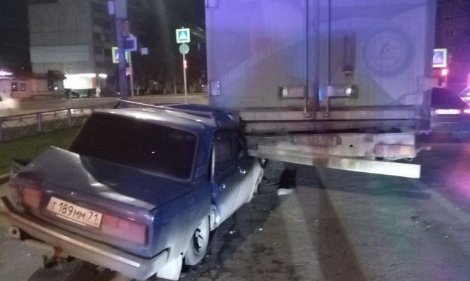 Девушка, пострадавшая в ночном ДТП на улице Ложевой в Туле, находится в тяжелом состоянии