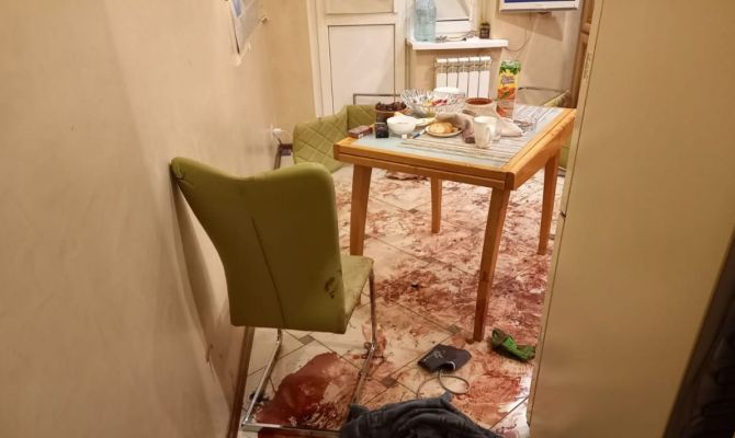 В Новомосковске мужчина умер в пьяной поножовщине: под подозрением подруга погибшего