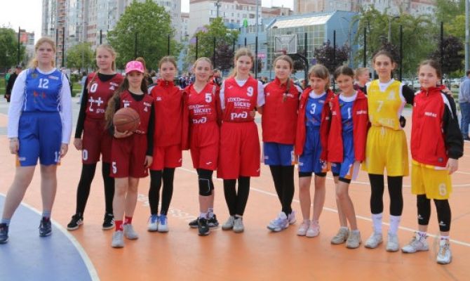 В Туле стартовали соревнования по уличному баскетболу 