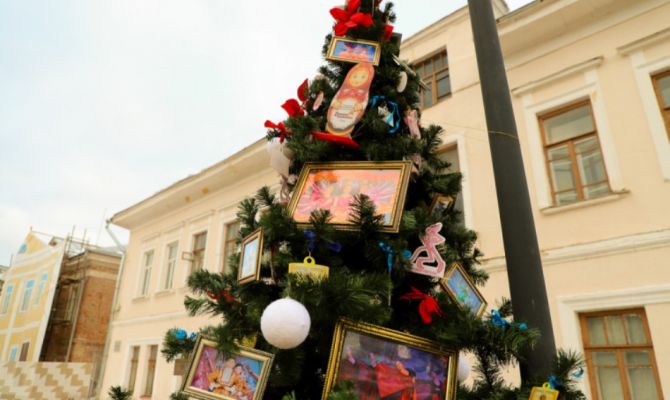 Туляков приглашают поучаствовать в Фестивале креативных елок