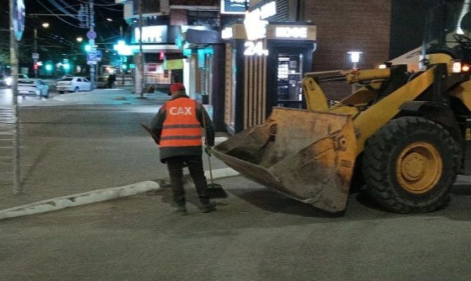 Коммунальные службы круглосуточно убирают улицы Тулы 